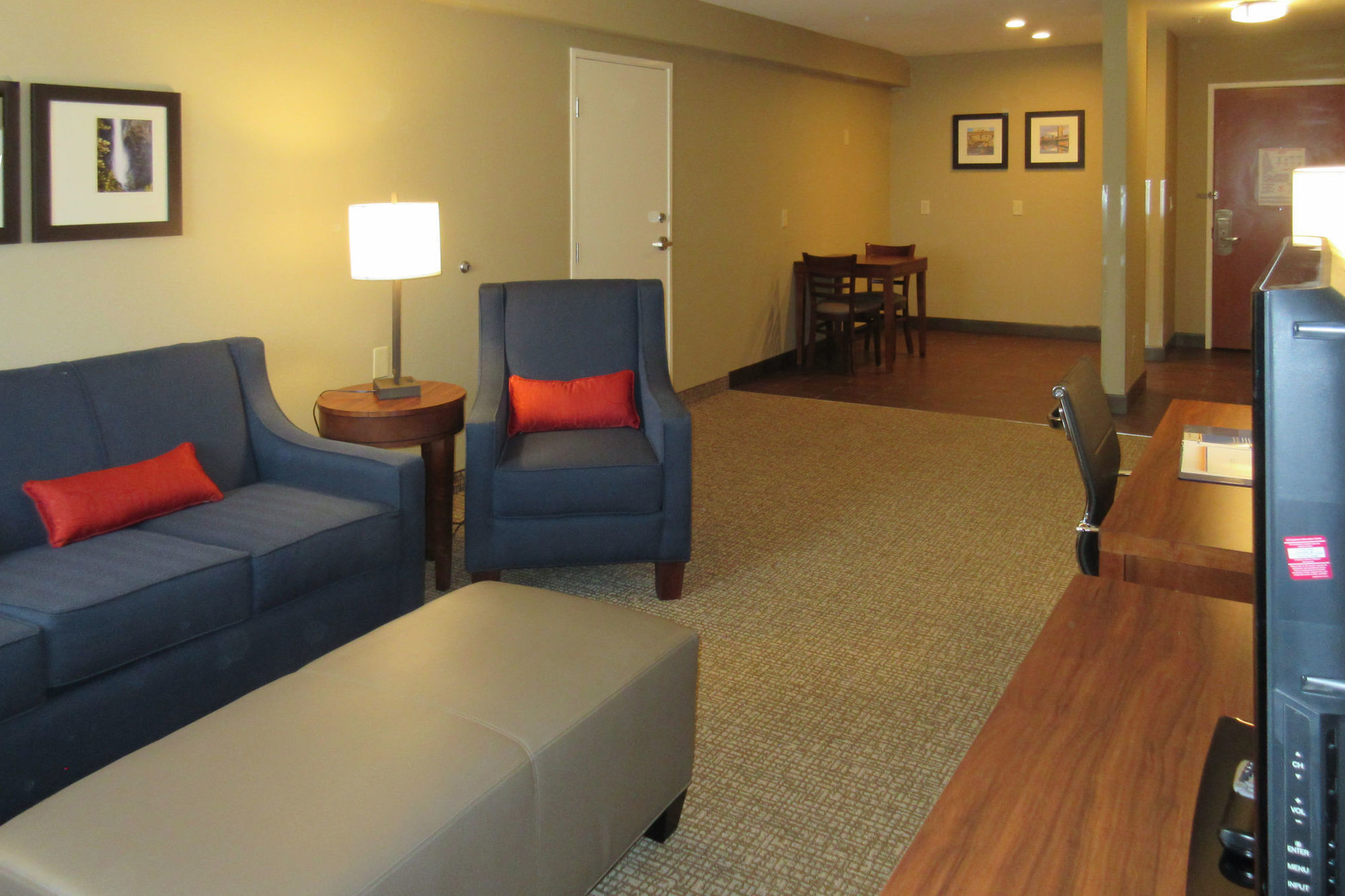Comfort Inn & Suites Rocklin - Roseville Bilik gambar
